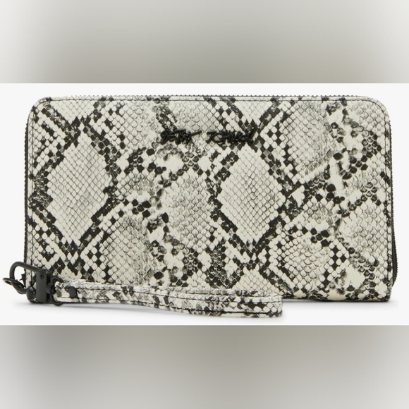 Betsey Johnson Snake Print Wristlet/Wallet, New With Tags - Picture 1 of 6